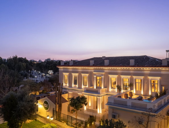 4* La Divina