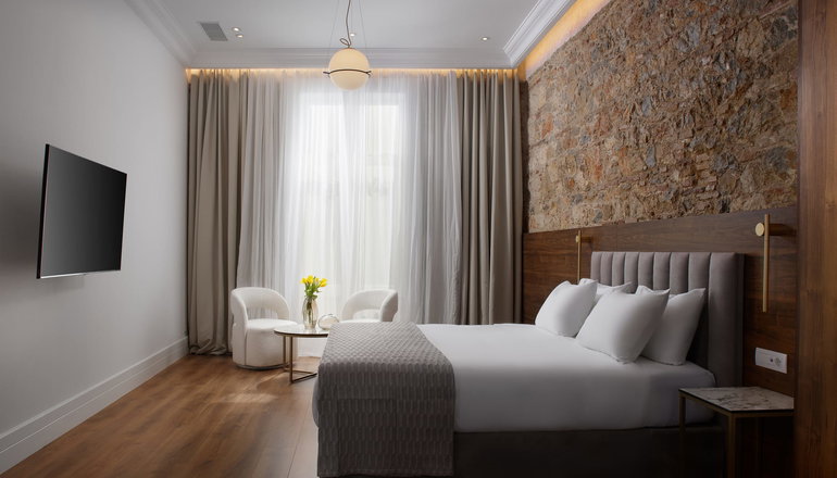 4* La Divina