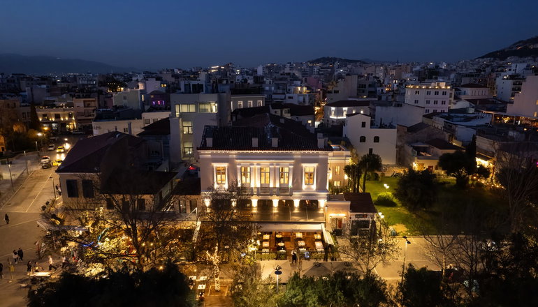 4* La Divina