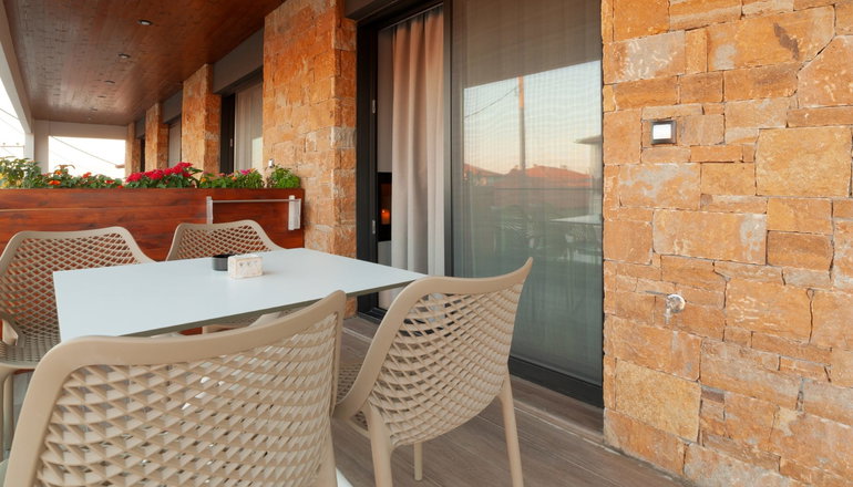 Lithos Suites