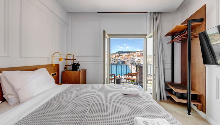Eclectic Syros
