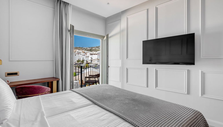 Eclectic Syros