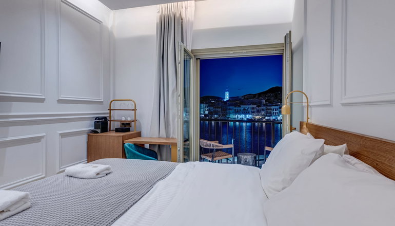 Eclectic Syros