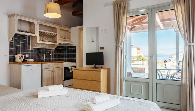 Thea Home Hotel by Booking Kottas