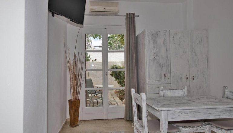 Ira Apartments - Καμάρι, Σαντορίνη