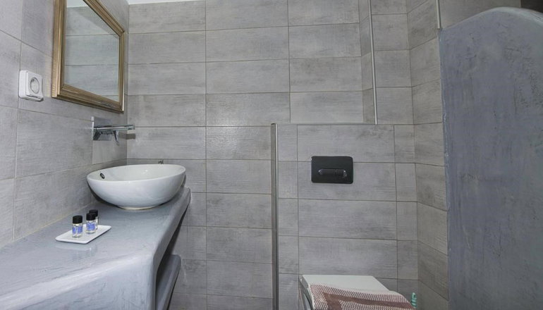 Ira Apartments - Καμάρι, Σαντορίνη