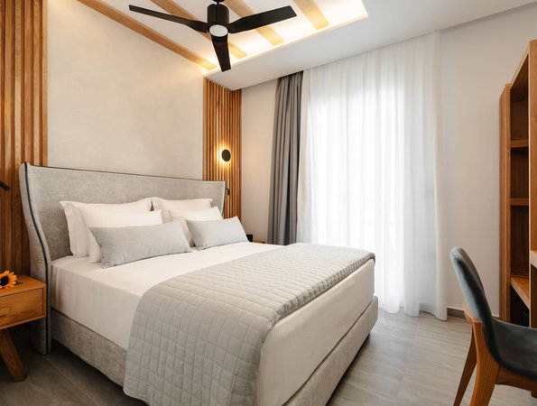 Phaistos Suites - Άγιος Προκόπιος, Νάξος