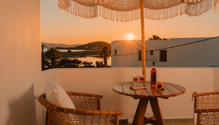 Phaistos Suites - Άγιος Προκόπιος, Νάξος