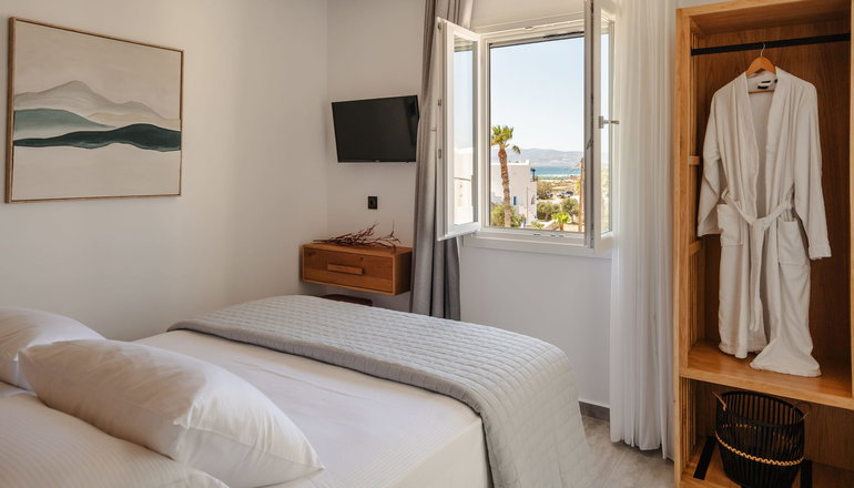Phaistos Suites - Άγιος Προκόπιος, Νάξος