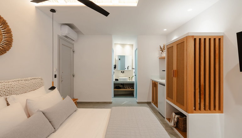 Phaistos Suites - Άγιος Προκόπιος, Νάξος