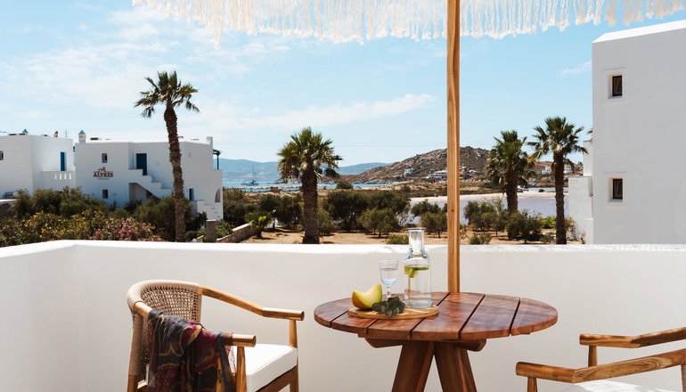 Phaistos Suites - Άγιος Προκόπιος, Νάξος