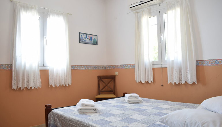 Diana Studios - Τραπεζάκι, Κεφαλονιά