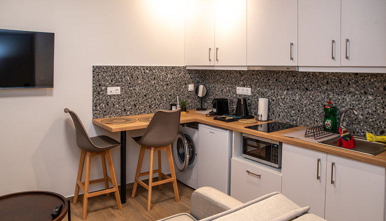Enalis Studios & Apartments - Καρφάς, Χίος