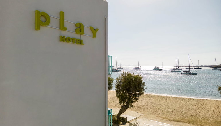 Play Paros a member of Brown Hotels - Παροικιά, Πάρος