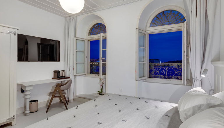 Skylight Suites