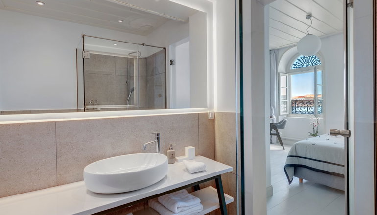 Skylight Suites