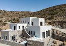 Σίκινος με πρωινό + παιδί Δωρεάν