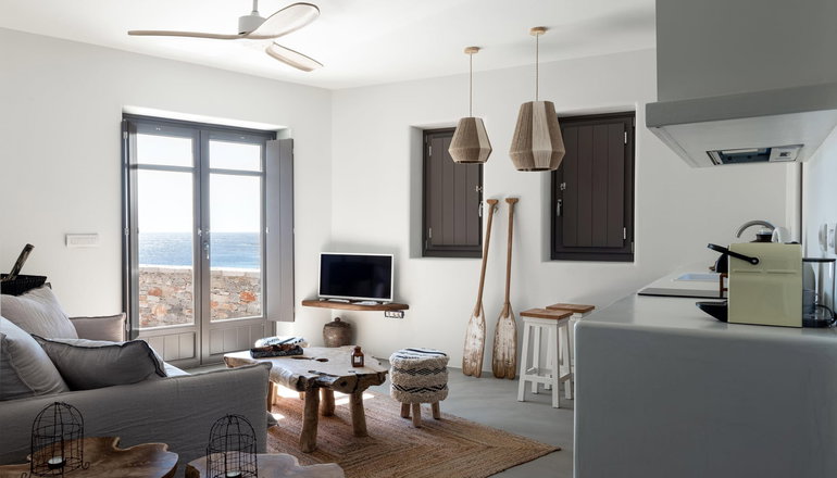4* Zetine Suites - Αλοπρόνοια, Σίκινος