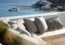 Σίκινος με πρωινό + παιδί Δωρεάν