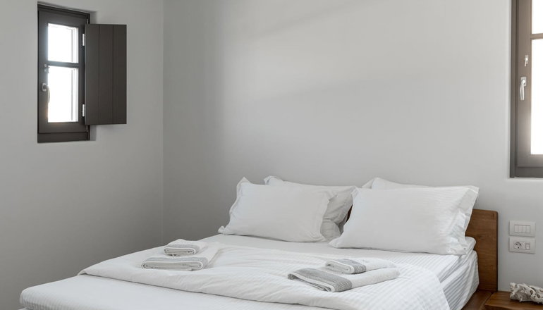 4* Zetine Suites - Αλοπρόνοια, Σίκινος