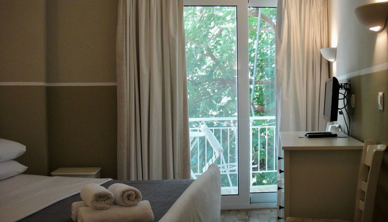 Paradisos Guesthouse - Άγιοι Πάντες, Γαλαξίδι