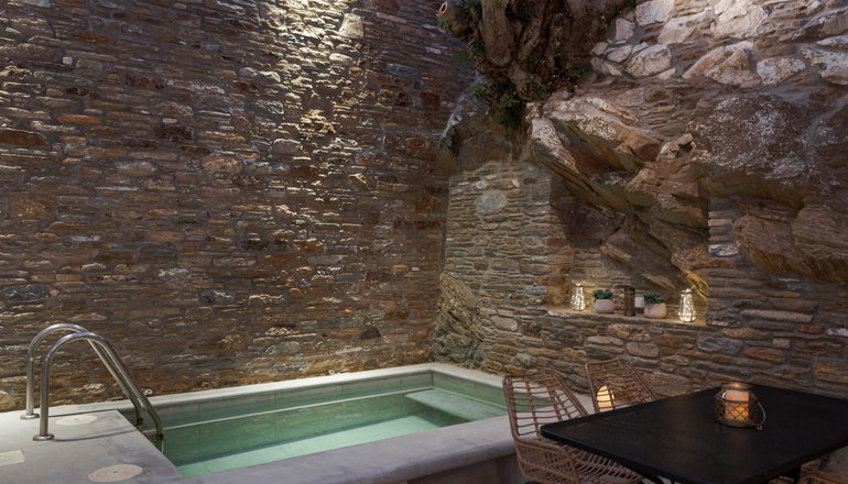 Porto Sereno Andros Suites - Υδρούσα, Άνδρος