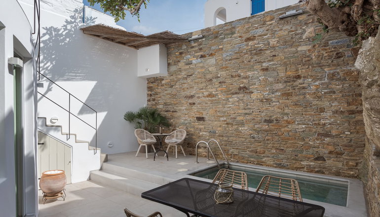 Porto Sereno Andros Suites - Υδρούσα, Άνδρος