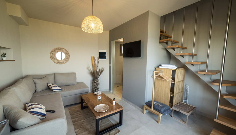 Theros Suites - Διμηνιό, Κόρινθος