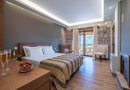 Finday Hotel
