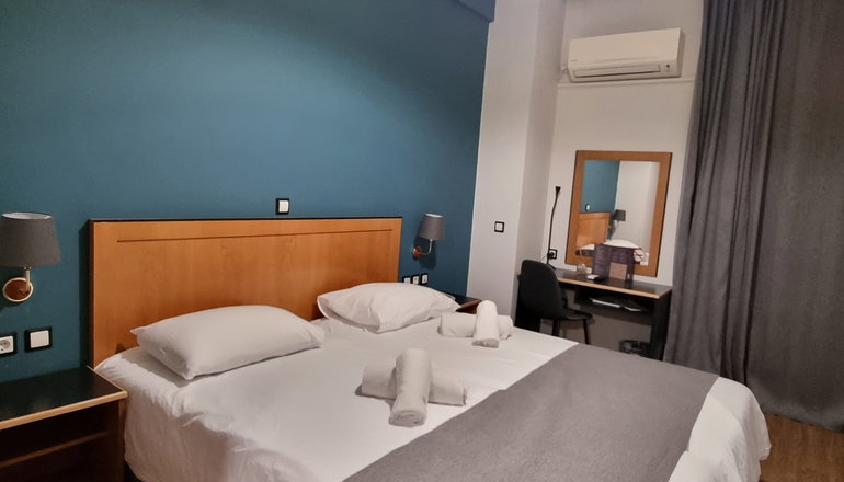 Savoy Hotel - Πειραιάς