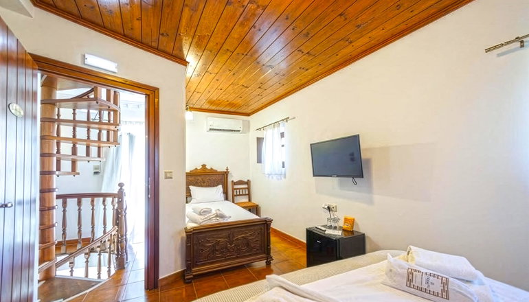 4* Castello di Haria - Διρός, Μάνη