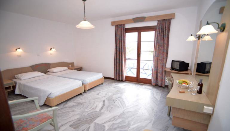 4* Porto Paros