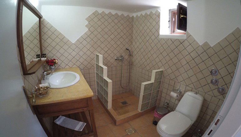 Onar Mani Suites