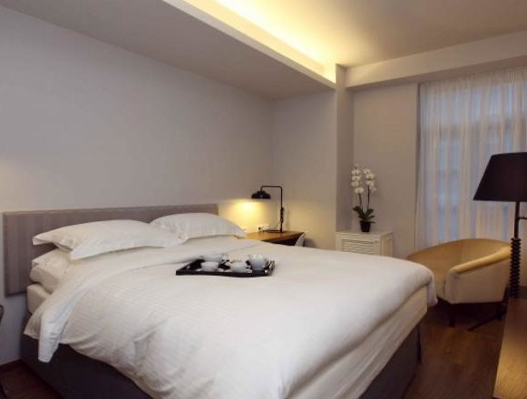 5* Metropolis Hotel