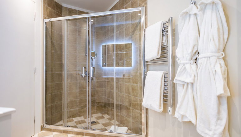 33 Solonos Suites