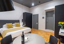 33 Solonos Suites