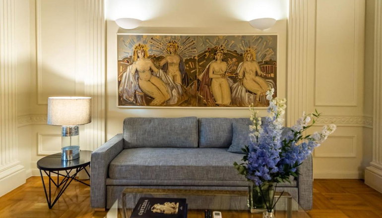 33 Solonos Suites