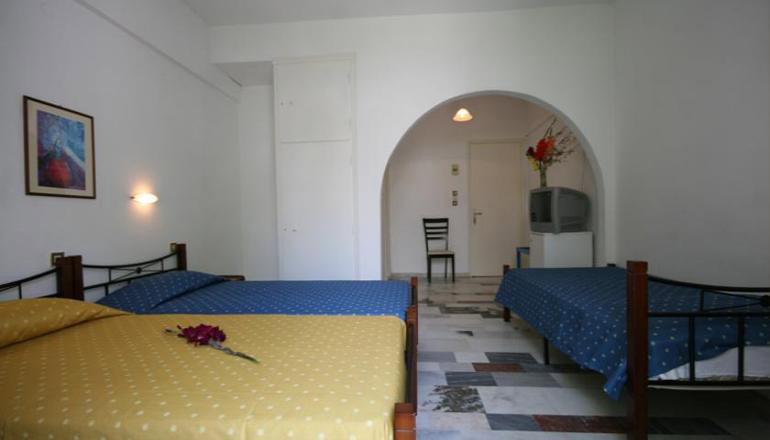 Sergis Hotel