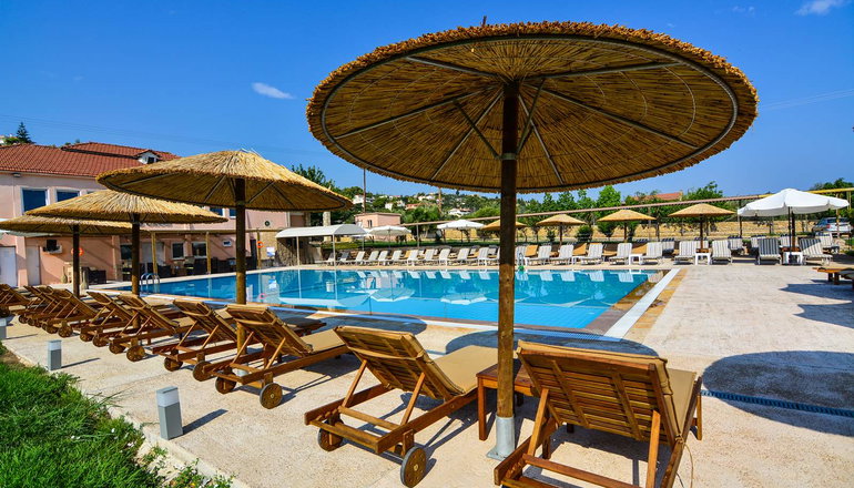 Black & White Resort Xylokastro