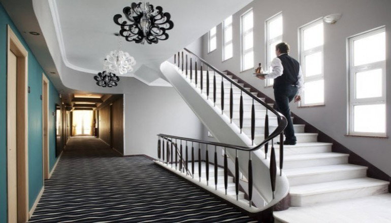 4* Lucy Hotel