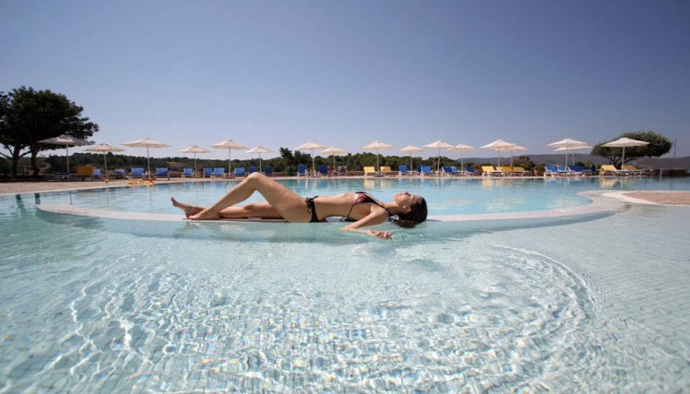 4* AKS Hinitsa Bay