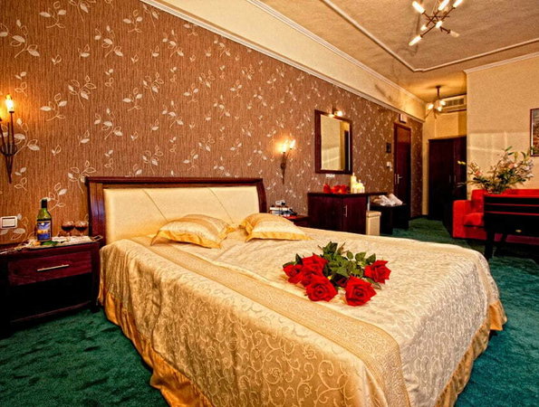 4* Achillion Palace