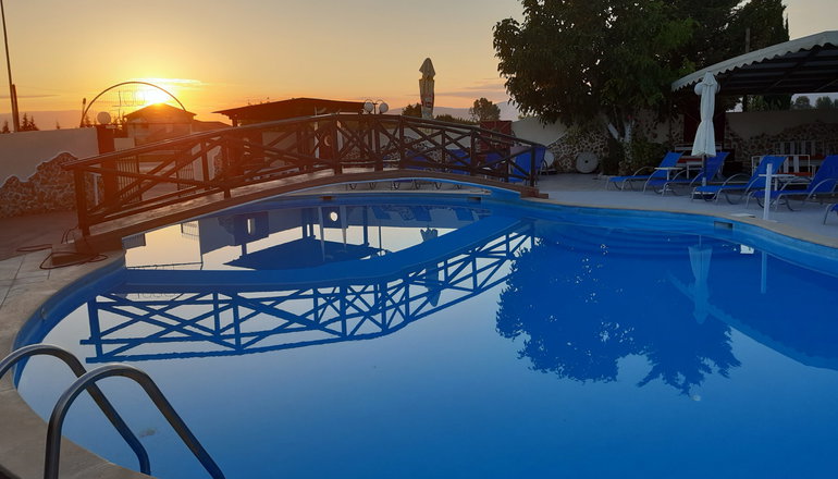 4* Achillion Palace