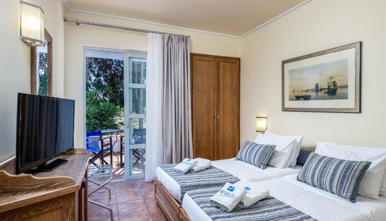 4* Aegean Houses