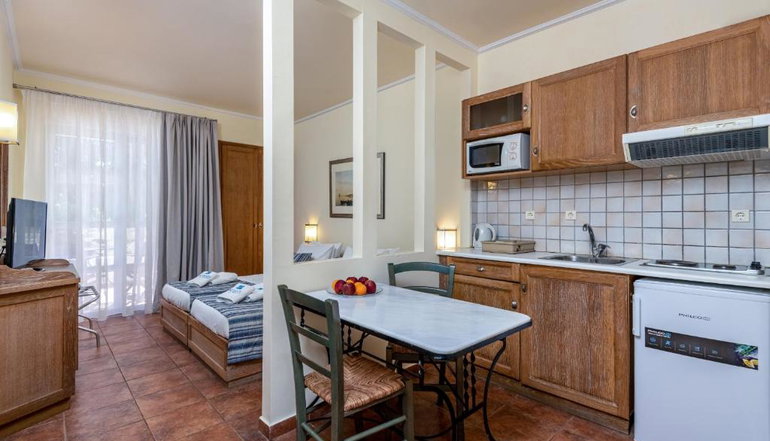 4* Aegean Houses
