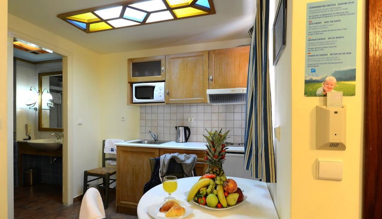4* Aegean Houses