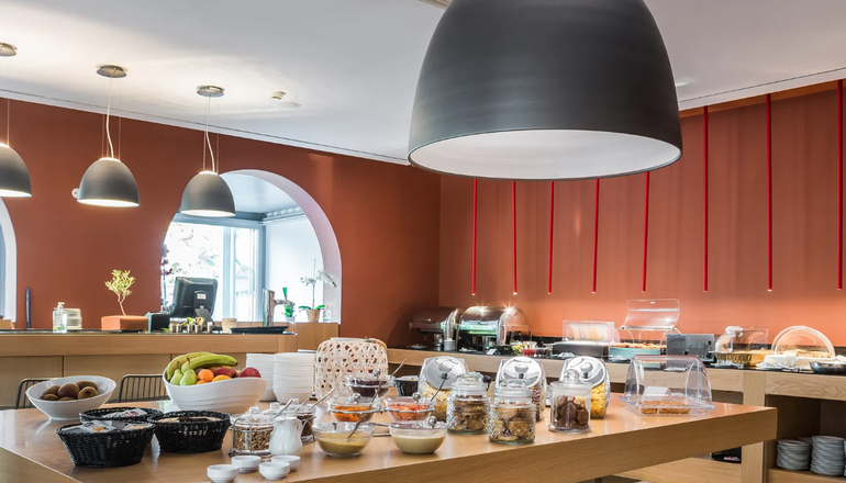 4* Aenos Hotel