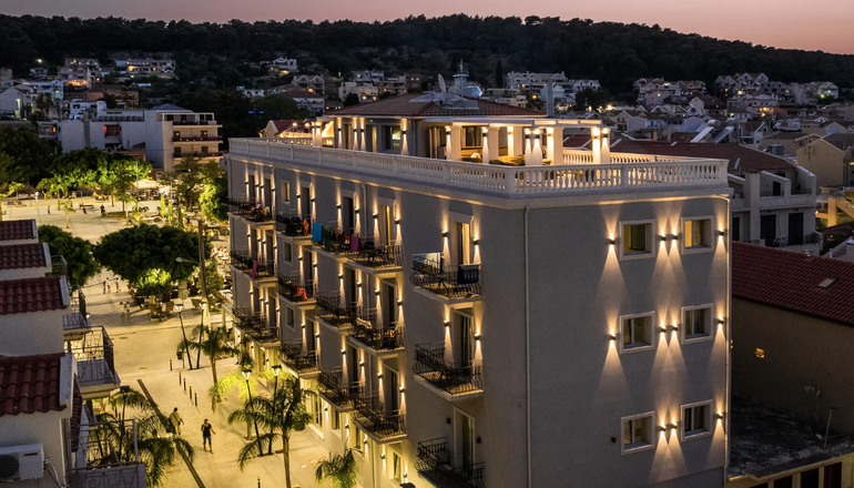 4* Aenos Hotel