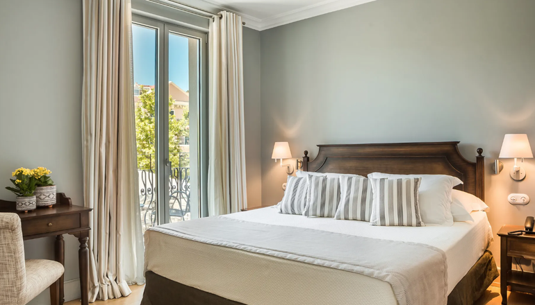 4* Aenos Hotel