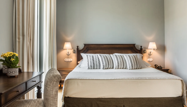 4* Aenos Hotel